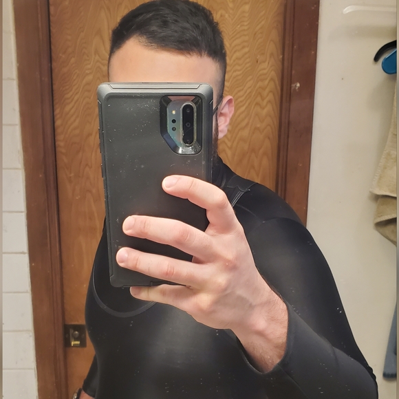 --- - Picture 3 of 16